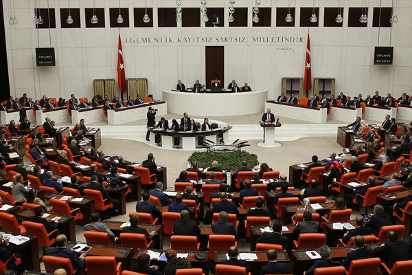 TBMM, cumhurbaşkanlarının parti üyeliklerini araştırdı