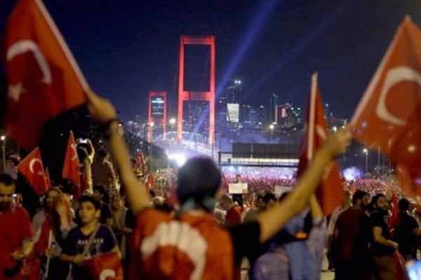 Gençler 15 Temmuz'u unutmayacak