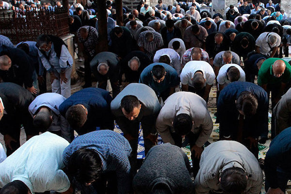 Bosna'da 'üniversitelerde cuma namazı kararı' tartışılıyor