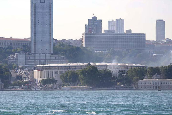 Vodafone Arena'nın çatısına onay çıktı