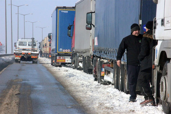 Kapıkule’de 23 kilometrelik ‘kar’ kuyruğu
