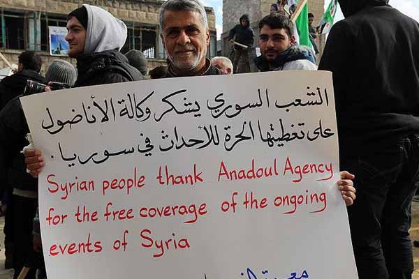 Suriye'de cuma namazı sonrası Esed protestosu