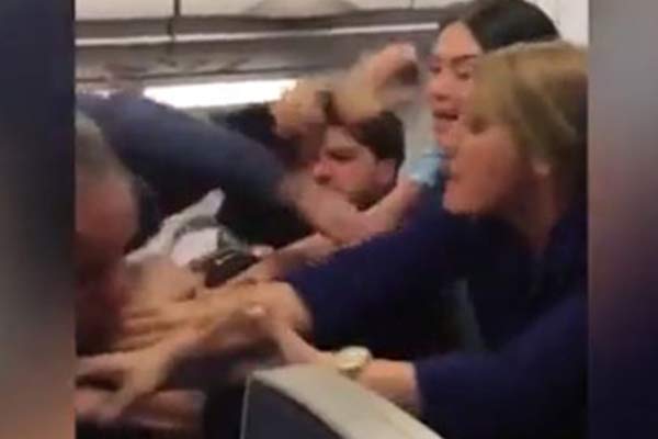Uçakta büyük kavga
