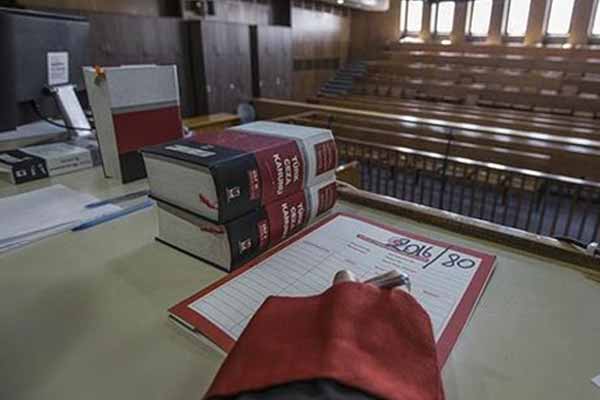 İmamın sela okumasını engelleyenler hakim karşısında