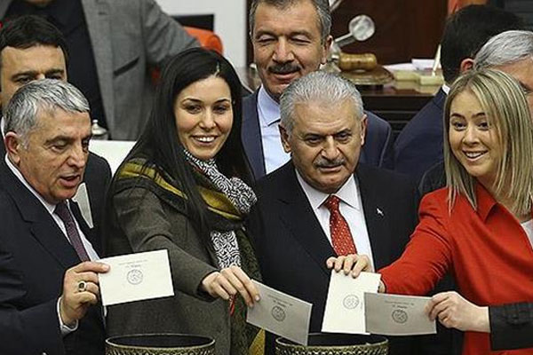 Anayasa değişikliği teklifinin 11. maddesi kabul edildi