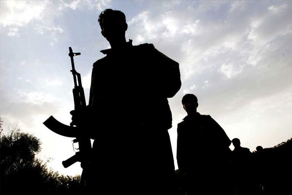 Aranan 3 PKK'lı teslim oldu