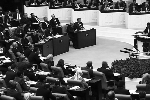 Ak Parti-MHP arasında ilk 4 madde gerilimi