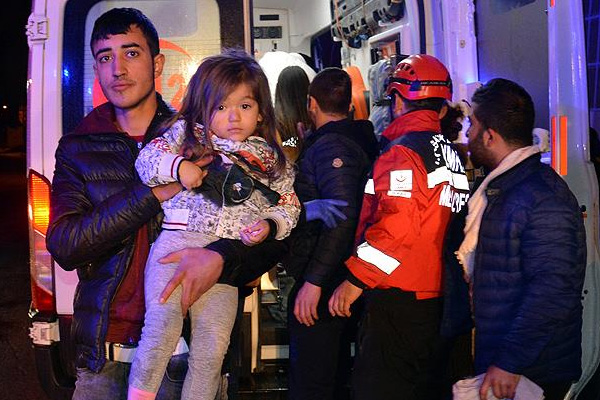 Bursa'da feci yangın: 10'u çocuk 17 kişi hastaneye kaldırıldı