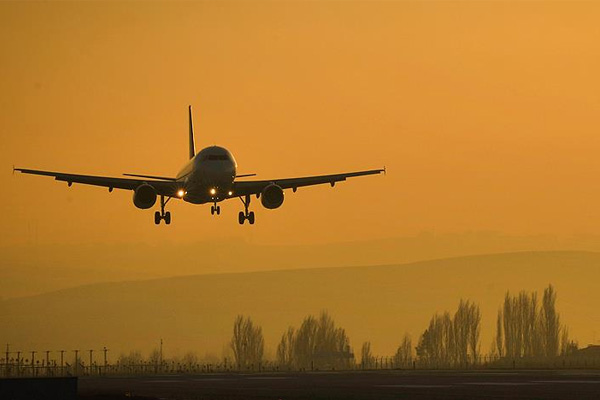 Umman-Almanya yolcu uçağında bomba paniği