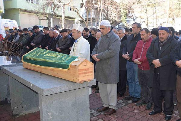 Çöken binada hayatını kaybedenler son yolculuğuna uğurlandı