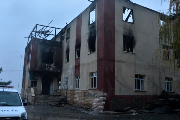 Yurt faciasının bilirkişi raporu: Yangının sebebi, yetersiz ve bakımsız elektrik tesisatı