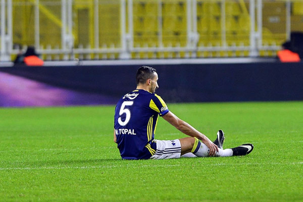 Mehmet Topal’dan Fenerbahçe’ye kötü haber