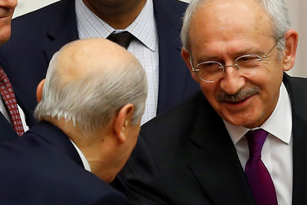 Kılıçdaroğlu ve Bahçeli, anayasa için görüşecek
