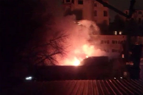 Beyoğlu’nda korkutan yangın