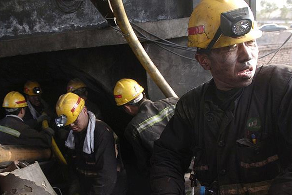 Kömür madeninde göçük : 9 ölü