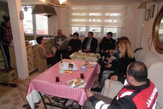 Kaymakam şehit ailelerinin sorunları dinledi