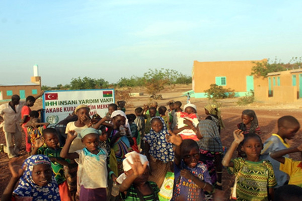 Afrika'ya 2 yeni Kur'an Eğitim Merkezi daha