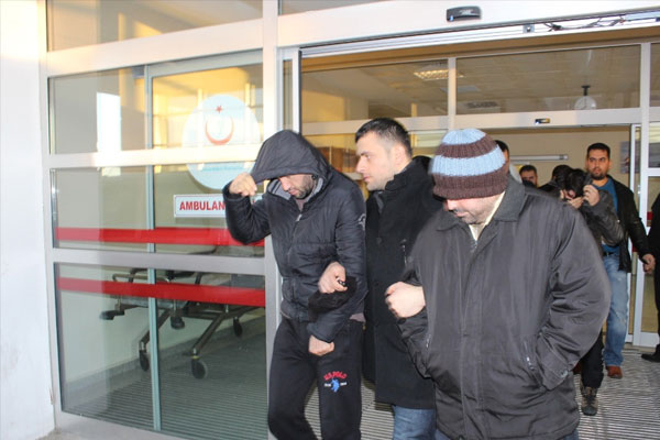 3 ilde FETÖ imamlarına operasyon