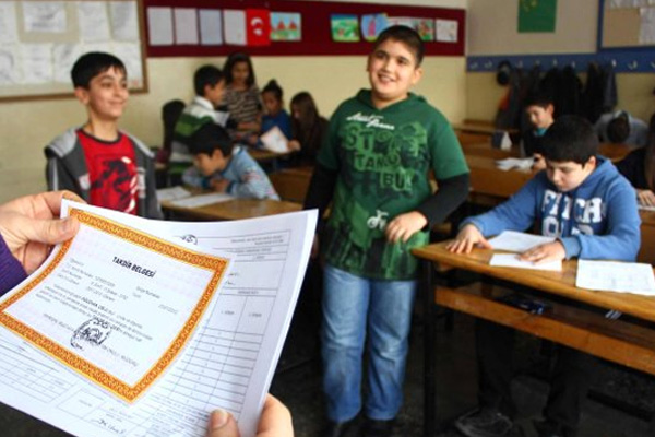 Okullarda karne heyecanı