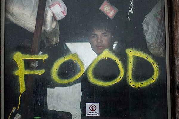 Sırbistan'da göçmenler soğuk havada hayatta kalmaya çalışıyor