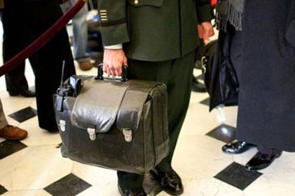 ABD'nin nükleer kodları Donald Trump'a emanet edilecek