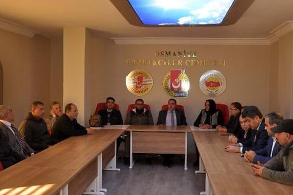 Türkmen komutan: Türkiye 17-45 yaş arası Suriyelileri sınır dışı etsin