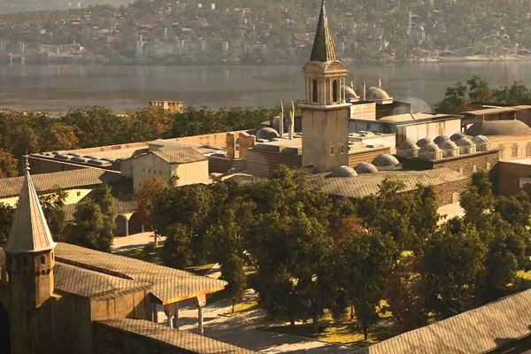 'Topkapı Sarayı denize kayıyor'