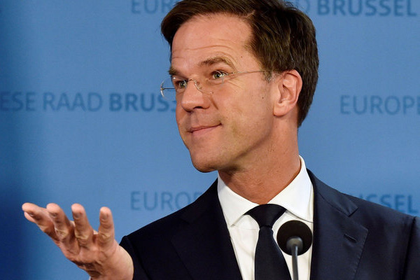 Hollanda Başbakanı'ndan 'ülkeyi terk edin' mesajı