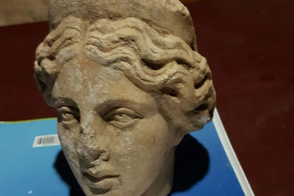 İzmir'de 2 milyon liralık tarihi eser operasyonu