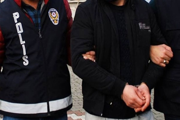 Reina saldırısını kullanarak 300 bin TL dolandırdı