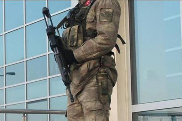 'Havalimanında karşımızda FETÖ olacağını sanıyorduk, meğer halk varmış'