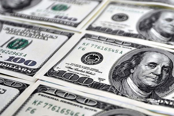 Dünyada gerileyen dolar Türkiye'de 3.78 lirayı aştı