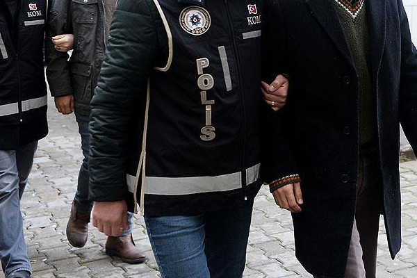 25 kişi FETÖ'den tutuklandı