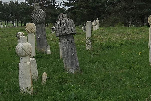 Europol operasyonunda Osmanlı mezar taşı ele geçirildi