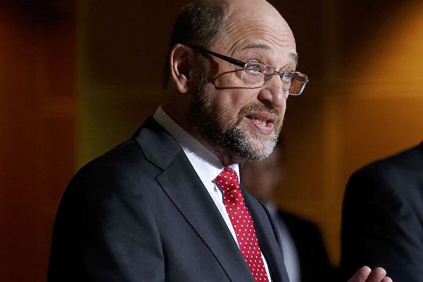 Eski AP Başkanı Merkel’e rakip oldu