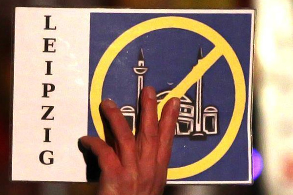 'İslam karşıtlığı için her zaman bir bahaneleri var'