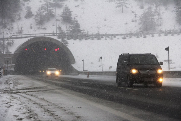 Bolu Dağı’nda yoğun kar yağışı