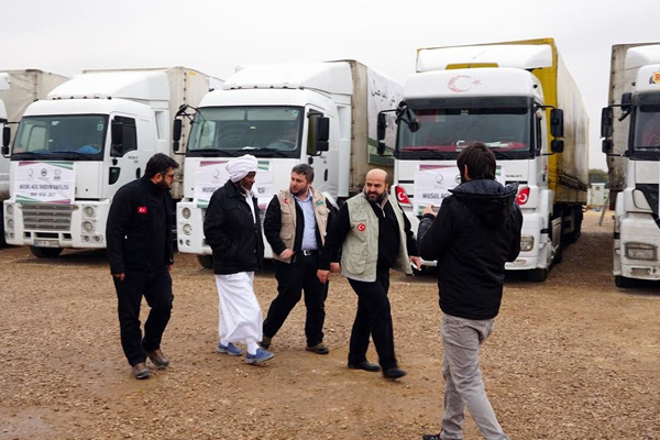 İHH’dan Kuzey Irak’a 22 TIR yardım