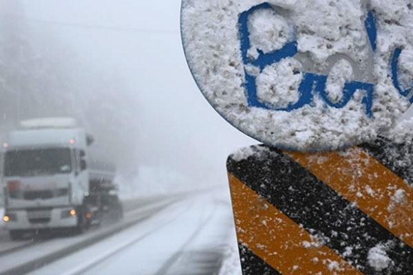 Bolu Dağı'nda yoğun kar yağışı sürüyor