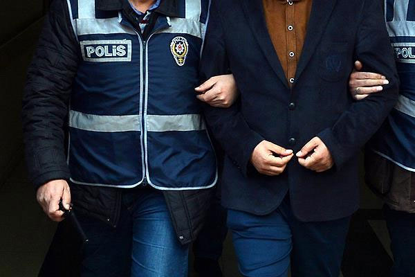 7 akademisyen hakkında yakalama kararı