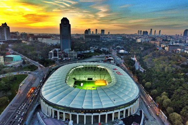 Beşiktaş'ın stadına ortak çıktı