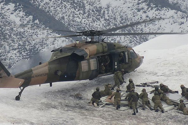 Deniz piyadeleri operasyonda!