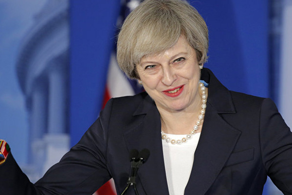 Büyükelçilik'ten May’e şiirli yanıt