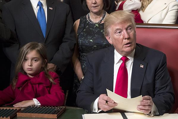 Trump, sığınmacıların girişini sınırlandırdı