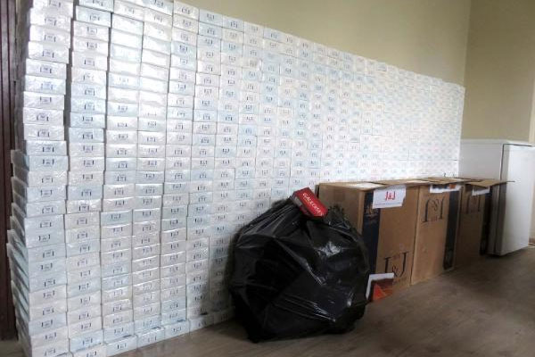 10 bin paket kaçak sigara ele geçirildi