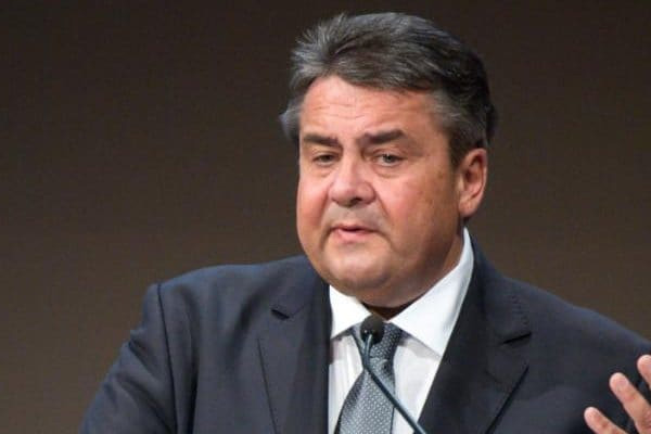 Almanya'nın yeni Dışişleri Bakanı Trump'ı eleştirdi: Mültecilere kapımızı açmak görevimiz