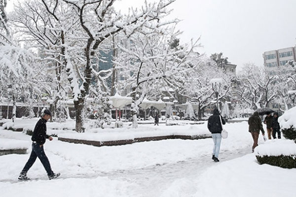 3 ilde engelli ve hamilelere 'kar' izni