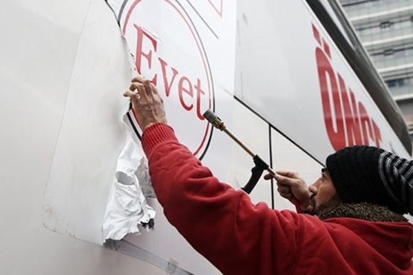 Meclis'teki ‘hayır' cephesinin tabanı ‘evet'çi çıktı