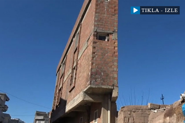 Şanlıurfa’nın Siverek İlçesi’nde, 3 katlı ince bina, görenleri şaşırtıyor.