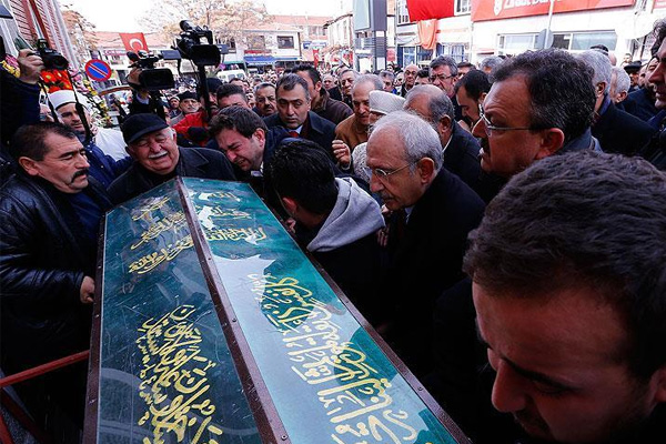 Kılıçdaroğlu cenaze törenine katıldı